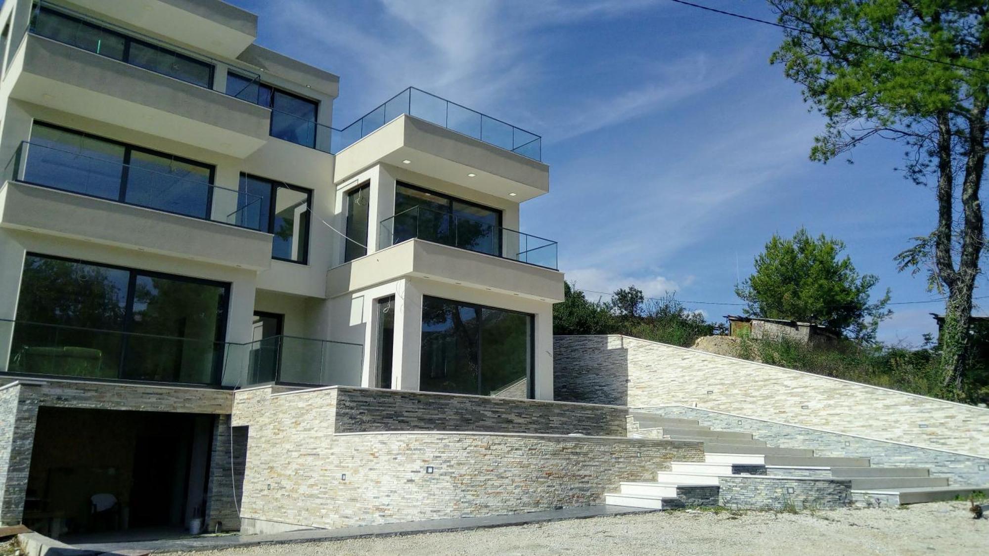 Delux Jovana Апартаменти Тиват